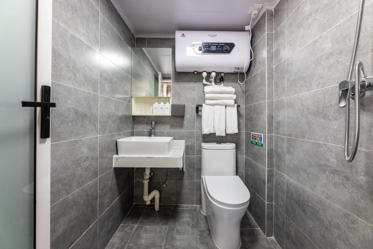 Happy Dragon Hotel -- Nearby Tiananmen Square & Forbidden City & Wangfujing Street & Line 5,6,8 Subway Nearby & Free Coffee & Free Laundry & Fluent English Speaking & Tourist Attractions Ticket Service & Free Wifi Unlimited For Western Software Beijing Exterior photo