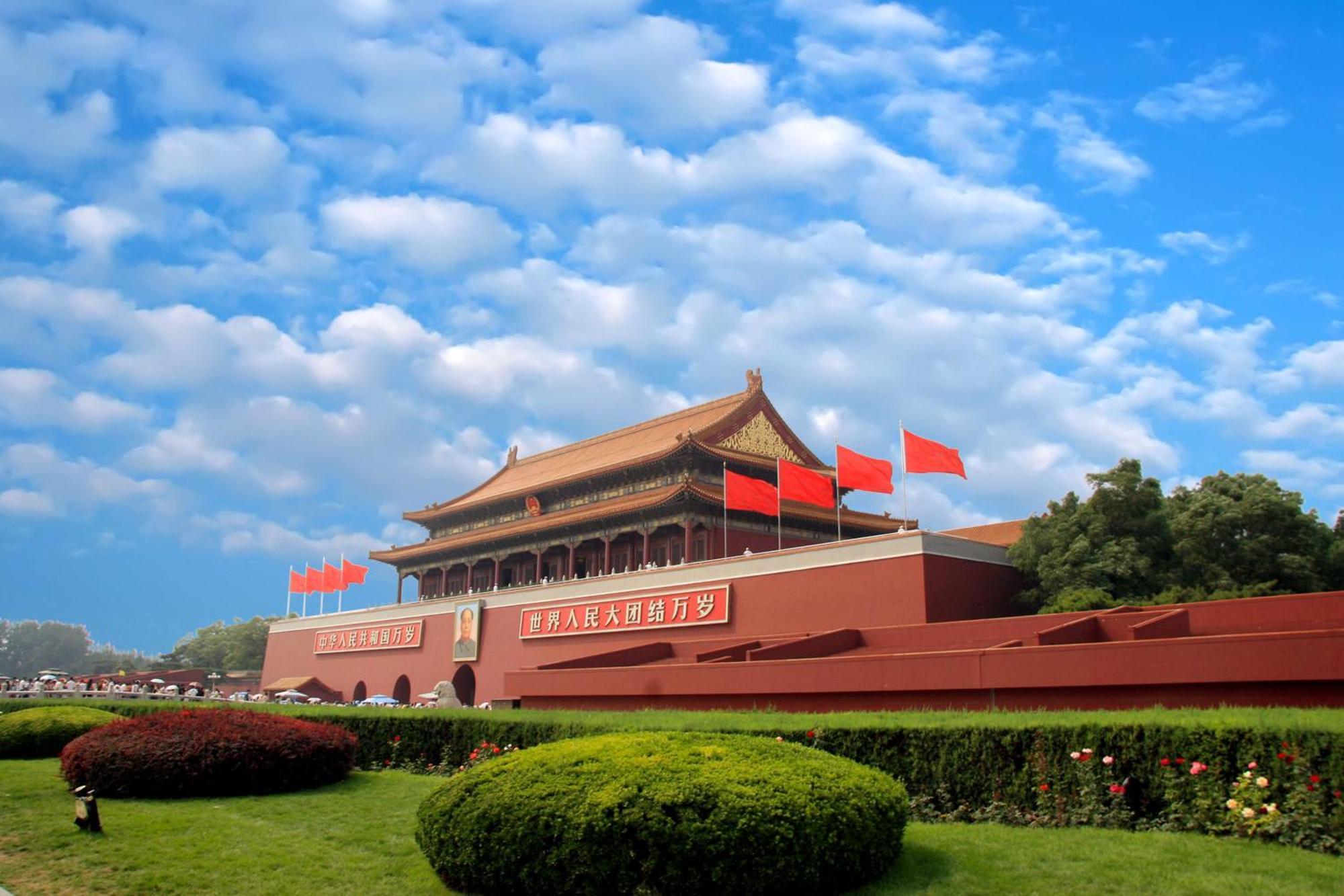 Happy Dragon Hotel -- Nearby Tiananmen Square & Forbidden City & Wangfujing Street & Line 5,6,8 Subway Nearby & Free Coffee & Free Laundry & Fluent English Speaking & Tourist Attractions Ticket Service & Free Wifi Unlimited For Western Software Beijing Exterior photo