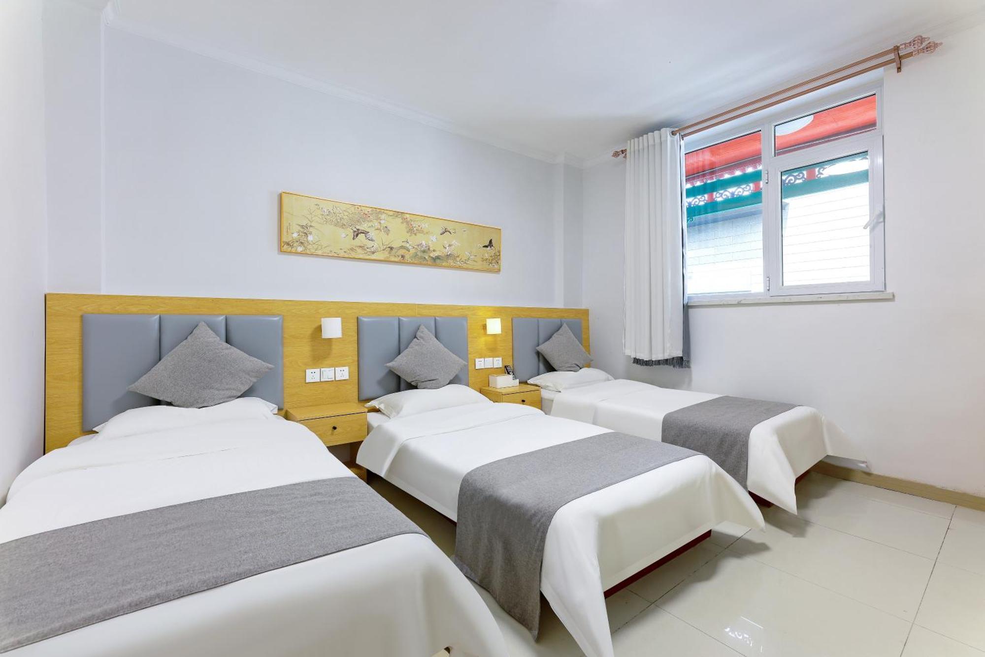Happy Dragon Hotel -- Nearby Tiananmen Square & Forbidden City & Wangfujing Street & Line 5,6,8 Subway Nearby & Free Coffee & Free Laundry & Fluent English Speaking & Tourist Attractions Ticket Service & Free Wifi Unlimited For Western Software Beijing Exterior photo