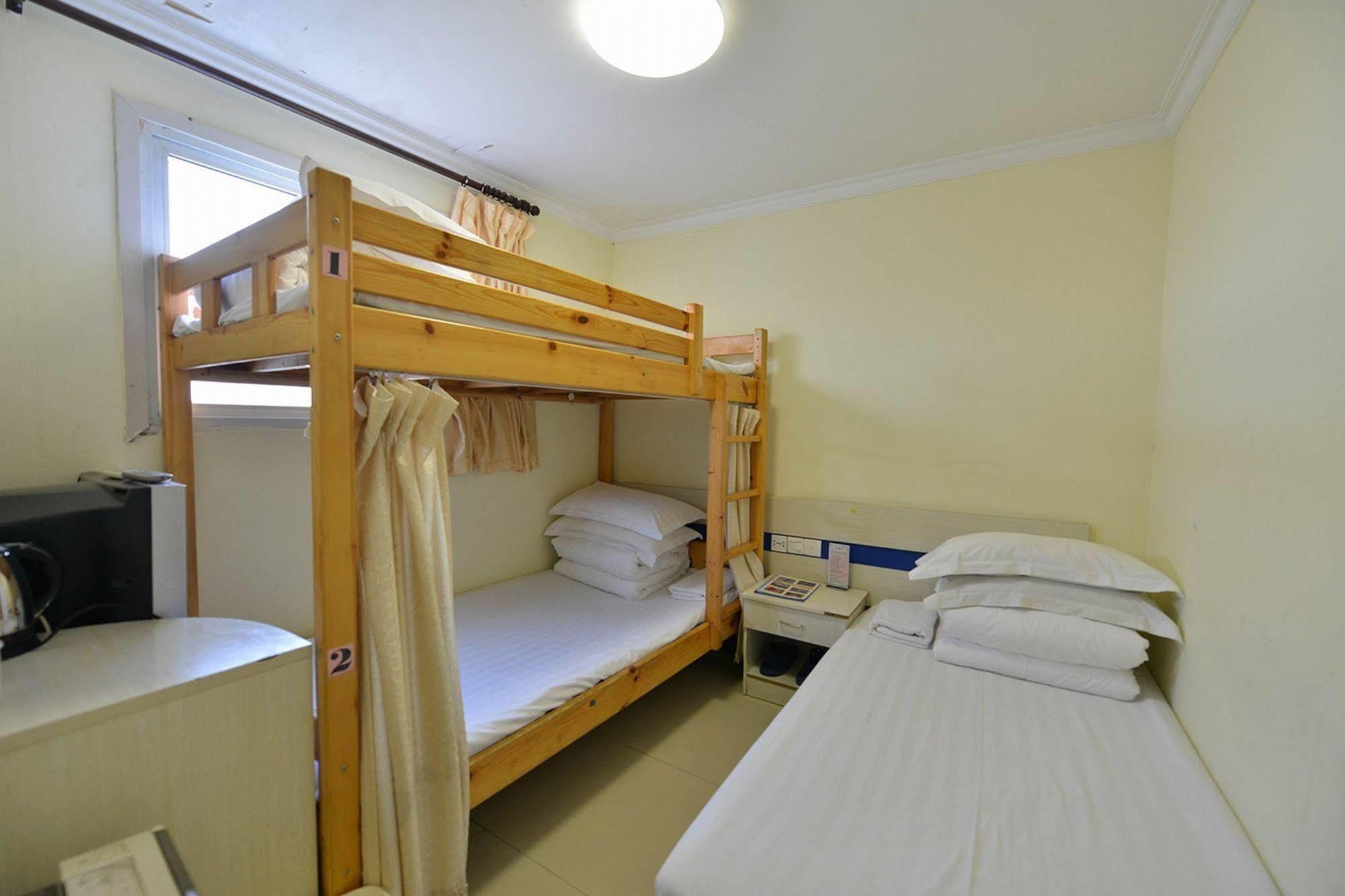 Happy Dragon Hotel -- Nearby Tiananmen Square & Forbidden City & Wangfujing Street & Line 5,6,8 Subway Nearby & Free Coffee & Free Laundry & Fluent English Speaking & Tourist Attractions Ticket Service & Free Wifi Unlimited For Western Software Beijing Exterior photo